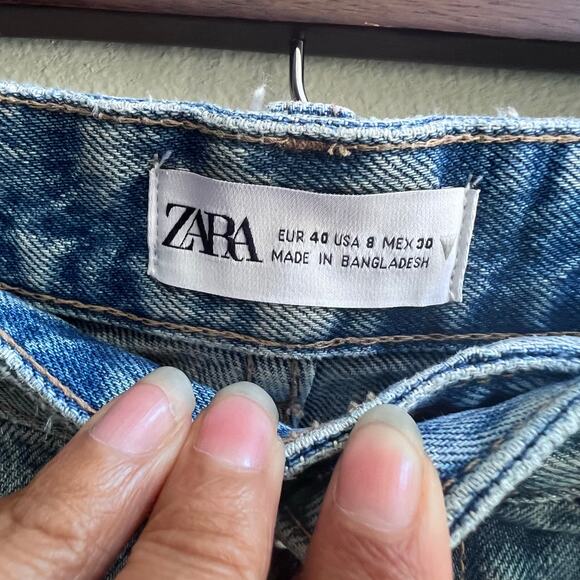 Zara Jeans Women's Sz 8 Medium Wash Straight Leg Baggy Raw Hem High Rise Denim - Picture 5 of 7